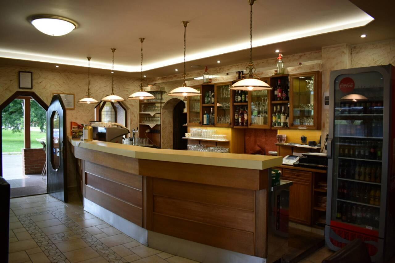 Hotel Zeta Lenti Exteriör bild